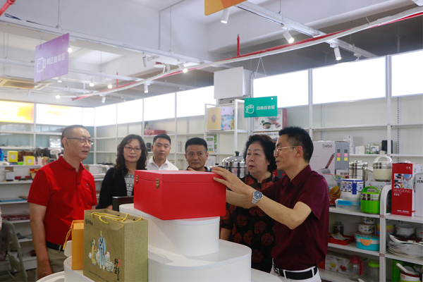 深圳市企業(yè)聯(lián)合會、深圳市企業(yè)家協(xié)會黨委書記于劍一行到禮至控股集團(tuán)調(diào)研
